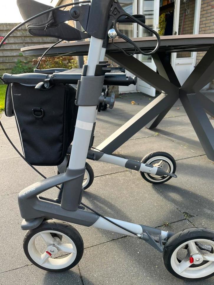 Supernette rollator Topro Troja 5G, licht en wendbaar, Diversen, Rollators, Zo goed als nieuw, Lichtgewicht, Opvouwbaar, Ophalen
