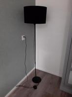 Zwarte staan de lamp met zwarte kap., Ophalen, Zo goed als nieuw, 150 tot 200 cm