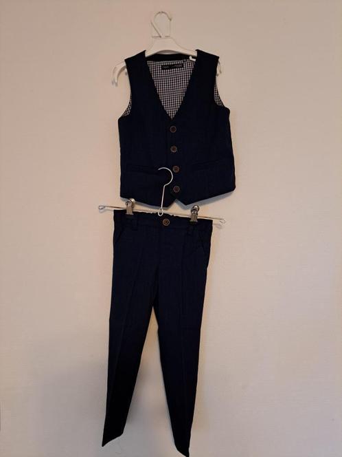 Kinder gilet met broek van het merk Next., Kinderen en Baby's, Kinderkleding | Kinder-kledingpakketten, Zo goed als nieuw, Maat 104