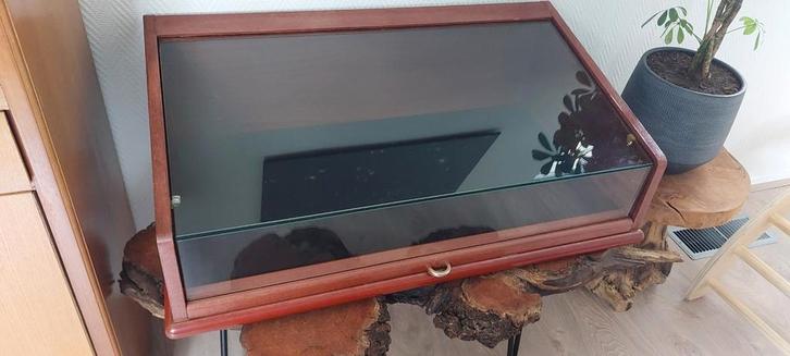 Liggende Vitrinekast, Huis en Inrichting, Kasten | Vitrinekasten, Gebruikt, Minder dan 100 cm, 50 tot 100 cm, 25 tot 50 cm, Met lade(s)