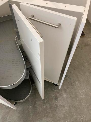 Hoogglans Witte Carousel Hoekast beschikbaar voor biedingen