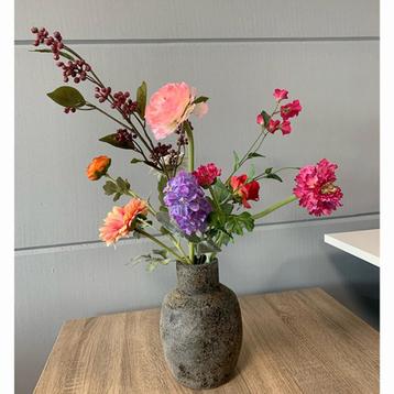 Bloemenvaas Beton beschikbaar voor biedingen