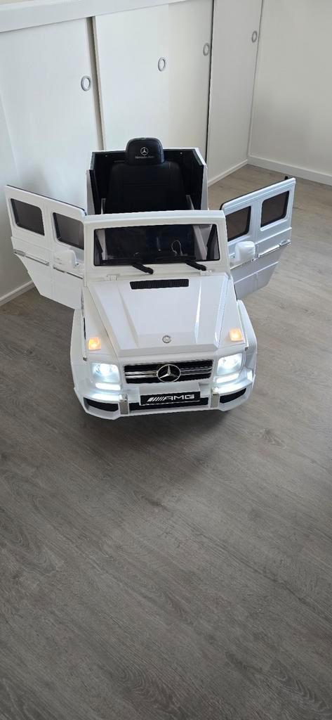 Elektrische kinderauto Mercedes G-klasse afstandsbediening, Kinderen en Baby's, Speelgoed | Buiten | Accuvoertuigen, Zo goed als nieuw