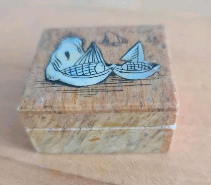 Vintage doosje speksteen met parelmoer, Antiek en Kunst, Curiosa en Brocante, Ophalen of Verzenden