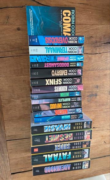 Robin Cook ziekenhuis thrillers 18 stuks  beschikbaar voor biedingen