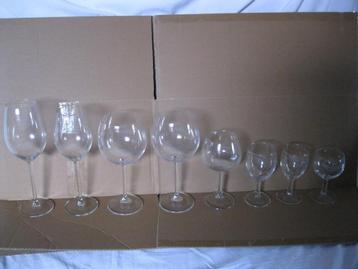 8 verschillende wijnglazen beschikbaar voor biedingen