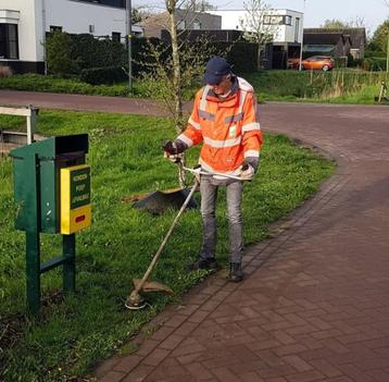 Schoffelen,Onkruid maaien ,achterstalig onderhoud ,wildgroei beschikbaar voor biedingen