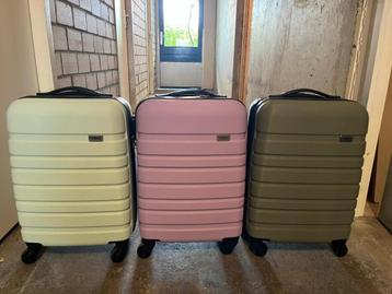 3 Princess Handbagage koffers & 3 RyanAir Rugzakken Te Koop! beschikbaar voor biedingen