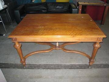 Antieke eiken eettafel beschikbaar voor biedingen