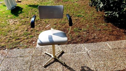 Oude Bureaustoel in hoogte verstelbaar 1938 nog in zeer goed, Antiek en Kunst, Antiek | Meubels | Stoelen en Banken, Ophalen