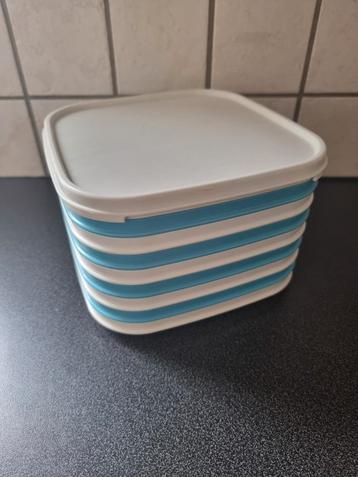 Tupperware picknick bordenset beschikbaar voor biedingen
