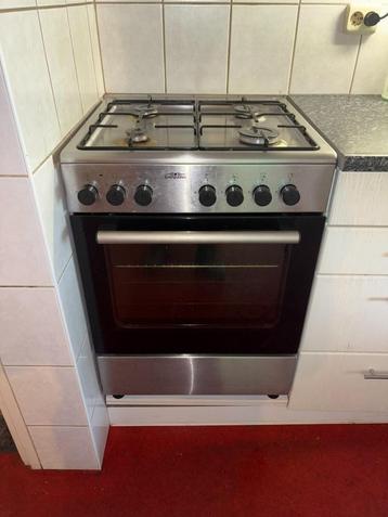 Fornuis + oven gratis af te halen beschikbaar voor biedingen