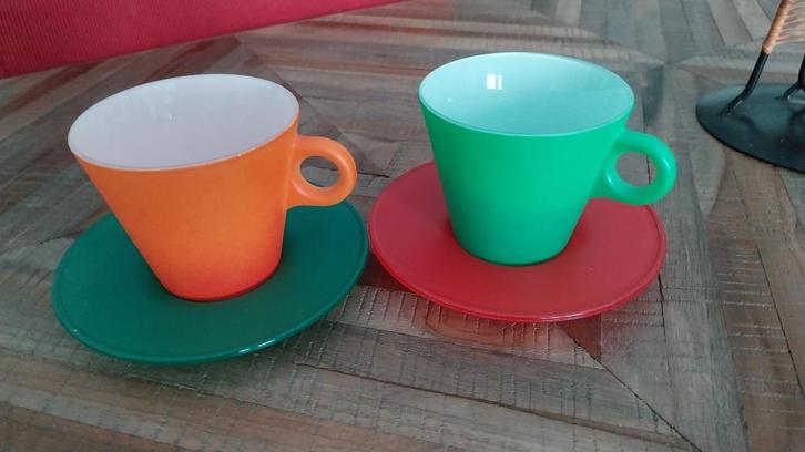 Kop en schotel 2x, Huis en Inrichting, Keuken | Servies, Nieuw, Kop(pen) en/of Schotel(s), Overige stijlen, Ophalen of Verzenden