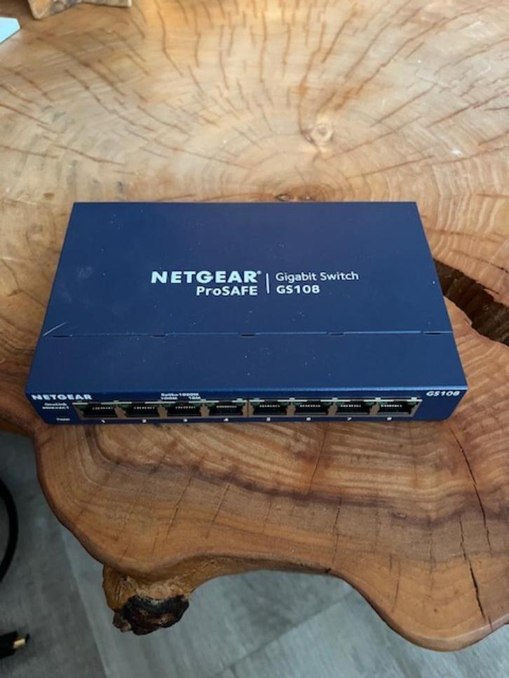 Netgear ProSAFE GS108 netwerk switch, 8 poorten, Computers en Software, Netwerk switches, Zo goed als nieuw, Ophalen of Verzenden