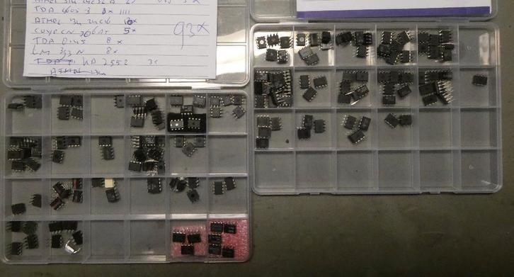 175 stuks IC's 8 polig Audio Televisie Video Retro , boxen, Hobby en Vrije tijd, Elektronica-componenten, Zo goed als nieuw, Ophalen of Verzenden