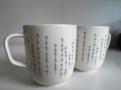 2 Iittala Sarjaton METSÄ Fins Patroon Beker Mok Musuta, Huis en Inrichting, Keuken | Servies, Zo goed als nieuw, Kop(pen) en/of Schotel(s)