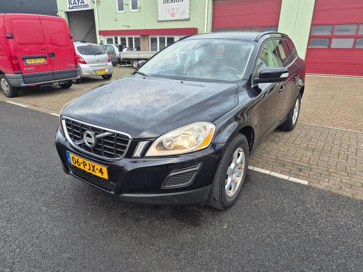 Volvo XC60 2.4 D5 205pk 6bak AWD Momentum Leer Apk 08-26, Auto's, Volvo, Bedrijf, Te koop, XC60, 4x4, ABS, Airbags, Airconditioning