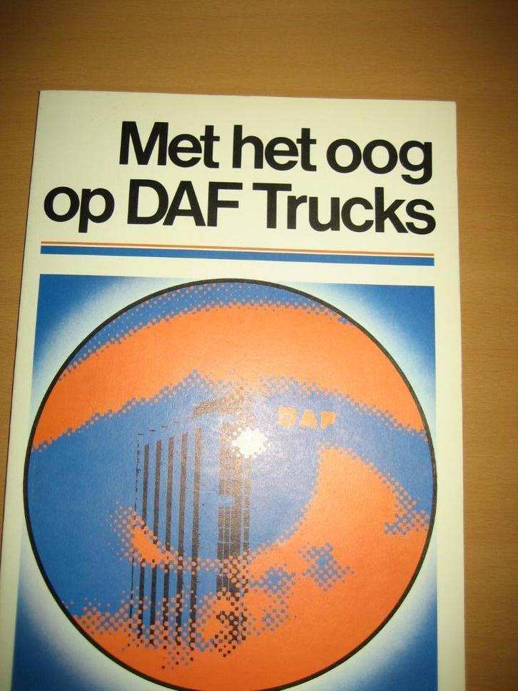 Met het oog op DAF Trucks brochure, Boeken, Auto's | Folders en Tijdschriften, Zo goed als nieuw, Overige merken, Ophalen