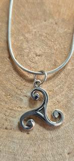 Zilveren kettinghanger Triskelion, Nieuw, Ophalen of Verzenden, Kruis of Symbool, Zilver