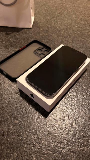 Iphone 15 Pro 256 gb incl Accessories beschikbaar voor biedingen