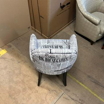 Fauteuil met Krantenprint beschikbaar voor biedingen