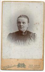 Foto - Fotograaf: C J L Vermeulen, Onbekende Vrouw, Verzamelen, Foto's en Prenten, Gebruikt, Foto, Ophalen of Verzenden, Voor 1940