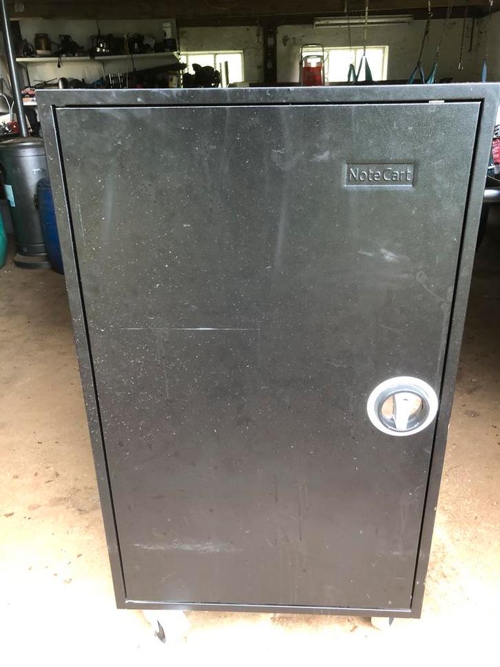 LEBA Notecart Classic verrijdbare laptopkar voor 24 laptops, Computers en Software, Overige Computers en Software, Gebruikt, Ophalen