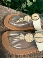 Bijna Nieuwe slippers van Fitflop maat 38, Wit, Ophalen of Verzenden, Zo goed als nieuw, Fitflop