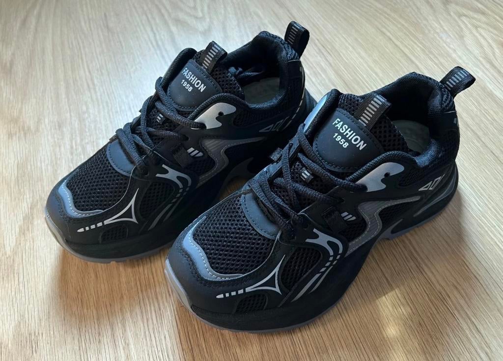 Shein zwarte chunky sneakers, sport schoenen - Maat 39, Kleding | Dames, Schoenen, Zwart, Ophalen of Verzenden, Sneakers of Gympen