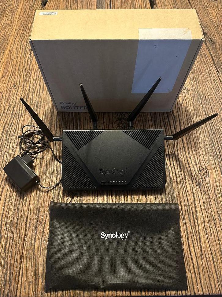 Synology router RT2600AC Router (Compleet) 2 stuks, Computers en Software, Routers en Modems, Zo goed als nieuw, Router, Ophalen of Verzenden