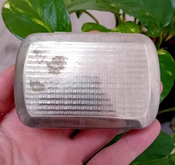 Vintage stijlvolle luxe sigaretten houder / koker beschikbaar voor biedingen