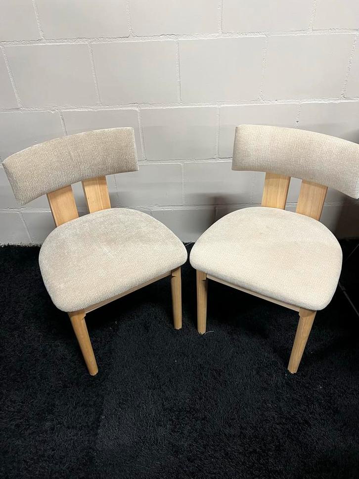 2 Japandi Eetkamerstoelen Velours/Hout - €70, Huis en Inrichting, Stoelen, Zo goed als nieuw, Twee, Hout, Wit, Ophalen of Verzenden