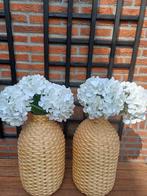 Bamboe vazen 2 stuks inclusief 6 takken hortensia's wit, Ophalen of Verzenden, Zo goed als nieuw, Binnen