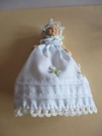 poppenhuis popje in doopjurkje, Verzamelen, Ophalen of Verzenden, Zo goed als nieuw, Popje