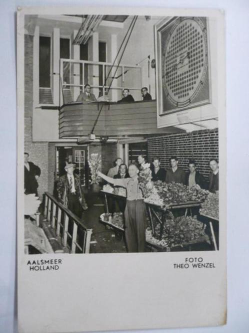 aalsmeer bloemenveiling mensen bij de klok zeer mooi gelopen, Verzamelen, Ansichtkaarten | Nederland, Gelopen, Noord-Holland, 1940 tot 1960
