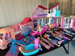 Grote Barbie verzameling incl. huis, camper, auto en poppen, Ophalen, Zo goed als nieuw