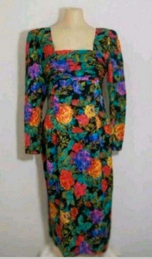 Jurk van 100% zijde met bloemendessin van Maggy London, Kleding | Dames, Jurken, Gedragen, Maat 38/40 (M), Overige kleuren, Onder de knie