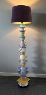 Vloerlamp voor kinderkamer van servies met pastelkleuren., Ophalen, Gebruikt, Overige materialen, 150 tot 200 cm
