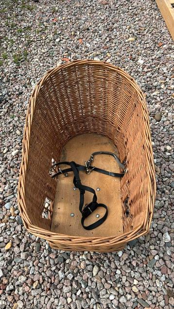 Hondenfietsmand 55x35cm beschikbaar voor biedingen