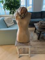 Brocante paspop met hoedje en handschoentjes, Ophalen