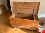 Antieke houten kist met opbergruimte, Ophalen