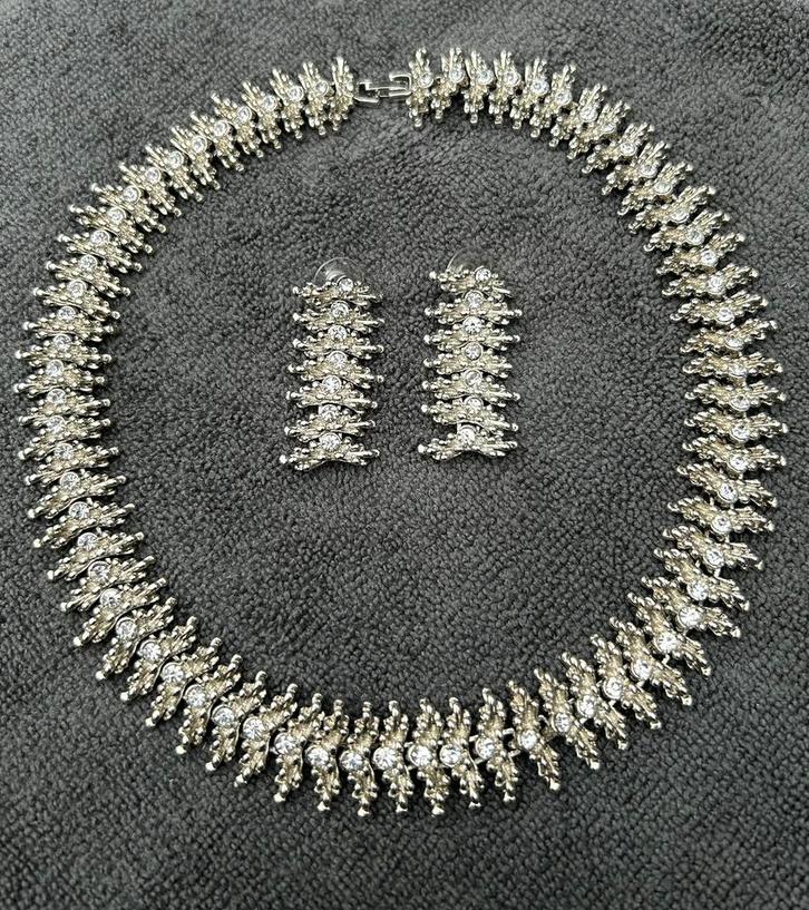 Ketting-Oorbellen-Horloge Set, Sieraden, Tassen en Uiterlijk, Kettingen, Zo goed als nieuw, Overige materialen, Zilver, Met strass