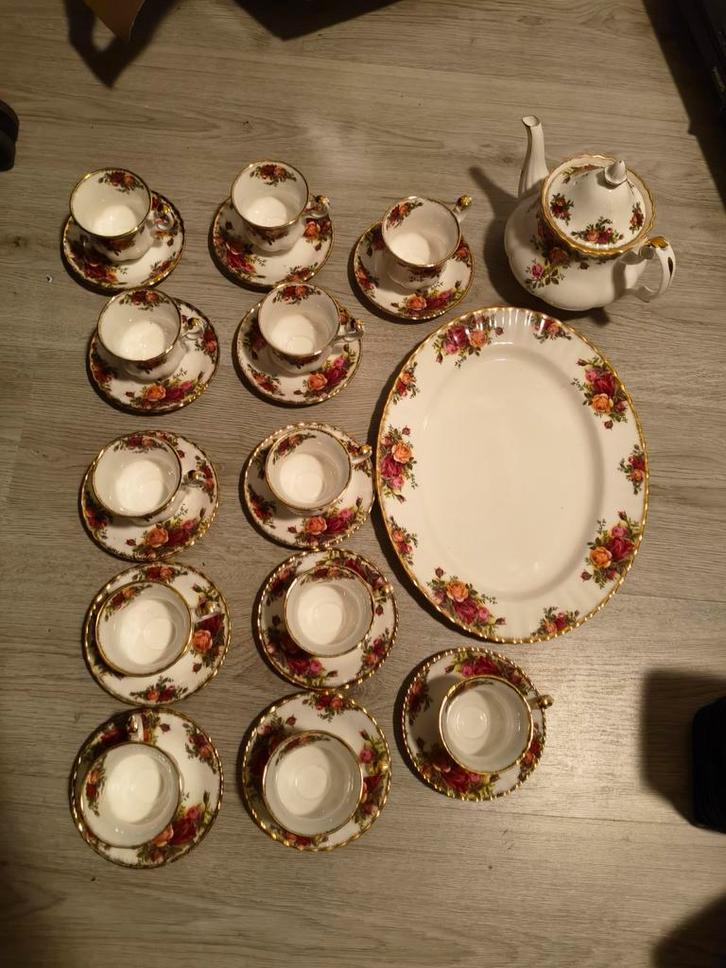 Royal Albert Old Country Roses Servies Compleet, Huis en Inrichting, Keuken | Servies, Zo goed als nieuw, Compleet servies, Overige stijlen