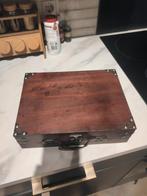 Oude doos met wijn accessoires, Verzamelen, Wijnen, Ophalen of Verzenden, Zo goed als nieuw, Overige gebieden, Overige typen