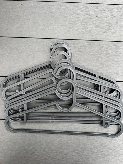 Set van 10 zwarte kledinghangers – IKEA, Kleding | Dames, Kledinghangers, Zo goed als nieuw, Kunststof, Volwassenen, Verzenden