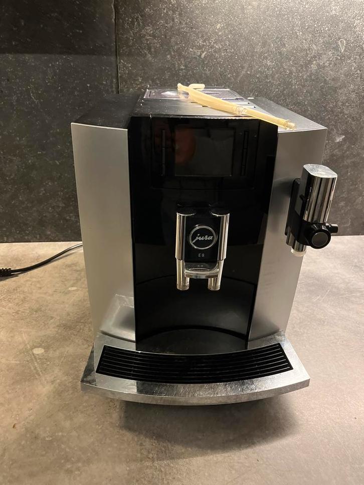 Jura E8 Koffiemachine - Topstaat!, Witgoed en Apparatuur, Koffiezetapparaten, Zo goed als nieuw, Koffiebonen, Koffiemachine, 4 tot 10 kopjes