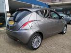 Lancia Ypsilon 0.9 TwinAir Platinum met airco/ecc leer keuri, Auto's, Lancia, Te koop, Zilver of Grijs, Benzine, Hatchback