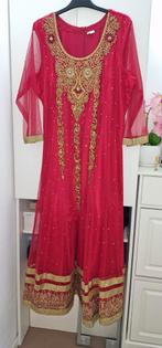 Indiase  kleding met goud kleurige steentjes, Kleding | Dames, Nieuw, Maat 42/44 (L), Ophalen of Verzenden, Rood
