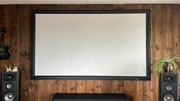 iVisions fixed beamer frame 102 inch beschikbaar voor biedingen