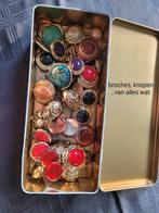 Broches, knopen, van alles wat, zie foto's, Ophalen of Verzenden, Zo goed als nieuw, Overige kleuren, Overige materialen